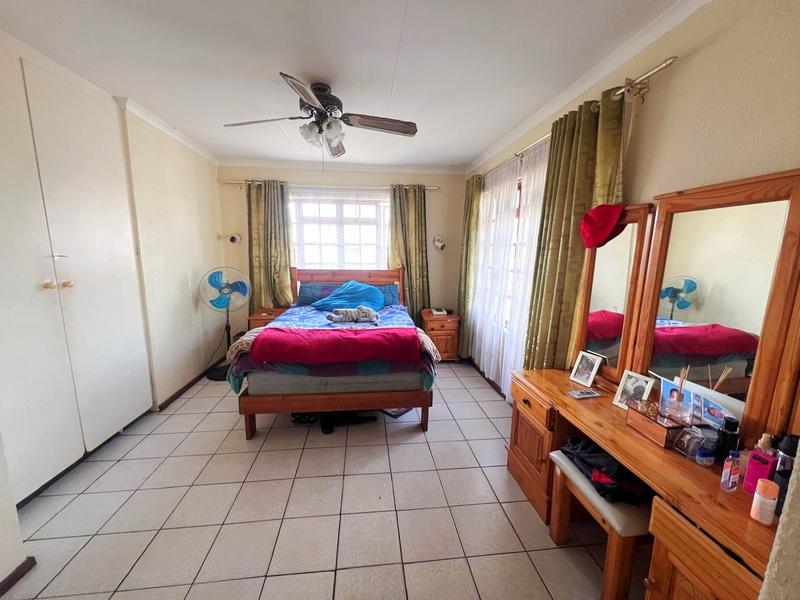 To Let 2 Bedroom Property for Rent in Margate KwaZulu-Natal