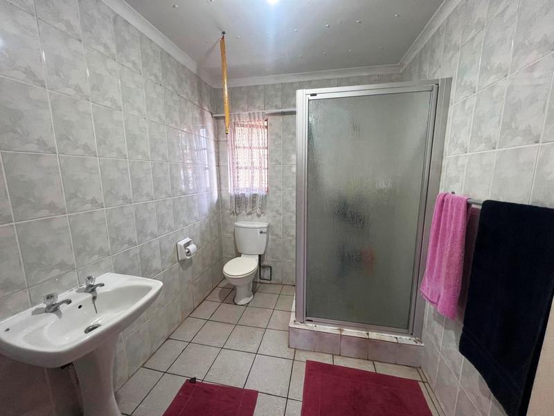 To Let 2 Bedroom Property for Rent in Margate KwaZulu-Natal