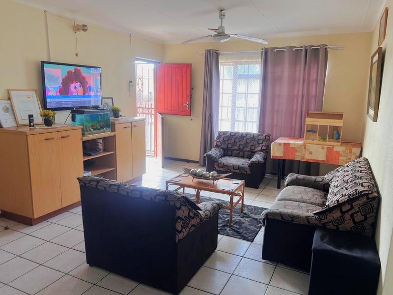 To Let 2 Bedroom Property for Rent in Margate KwaZulu-Natal