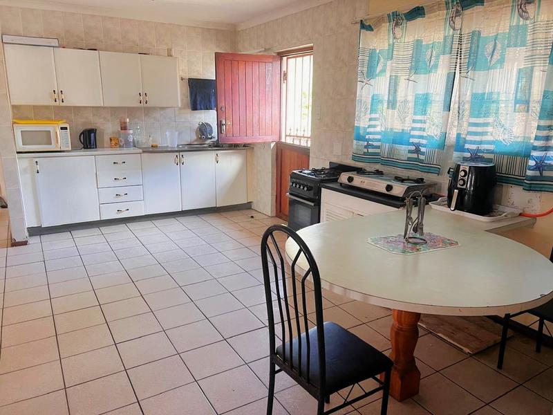 To Let 2 Bedroom Property for Rent in Margate KwaZulu-Natal