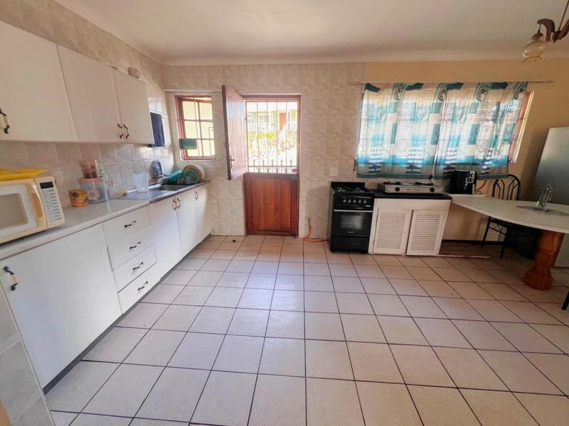 To Let 2 Bedroom Property for Rent in Margate KwaZulu-Natal