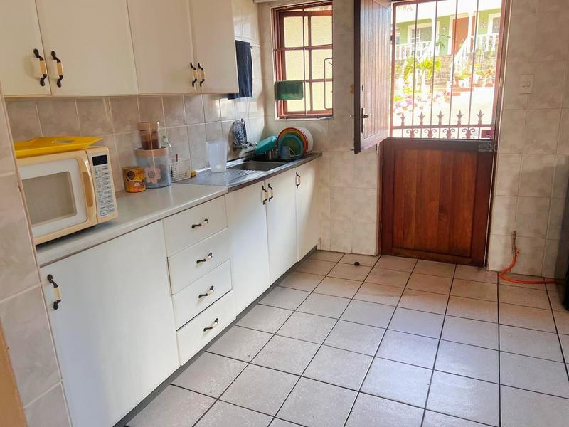 To Let 2 Bedroom Property for Rent in Margate KwaZulu-Natal