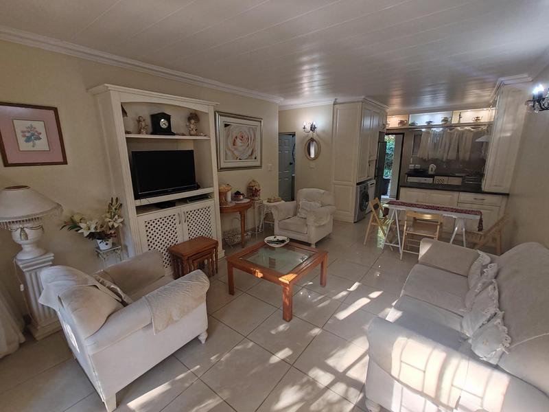 To Let 2 Bedroom Property for Rent in Port Edward KwaZulu-Natal