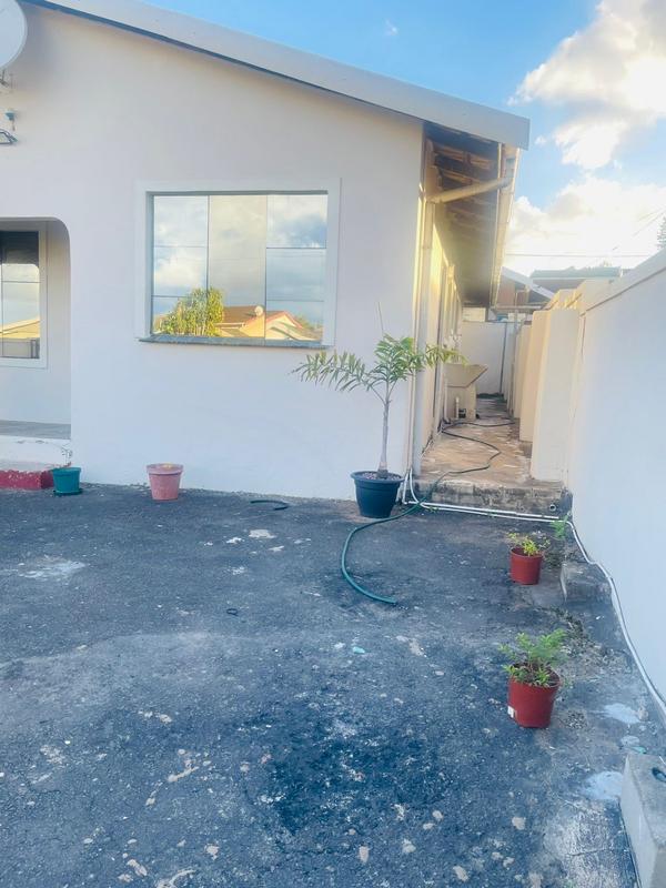 2 Bedroom Property for Sale in Newlands West KwaZulu-Natal