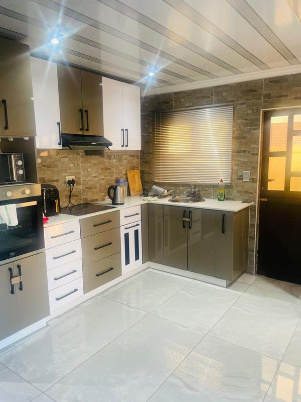 2 Bedroom Property for Sale in Newlands West KwaZulu-Natal