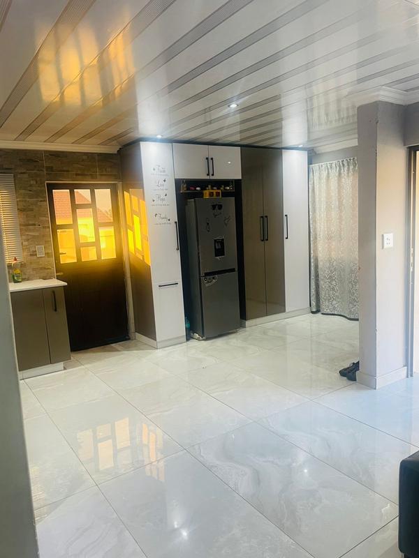 2 Bedroom Property for Sale in Newlands West KwaZulu-Natal