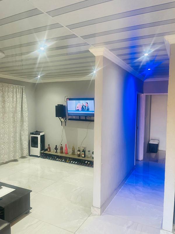 2 Bedroom Property for Sale in Newlands West KwaZulu-Natal