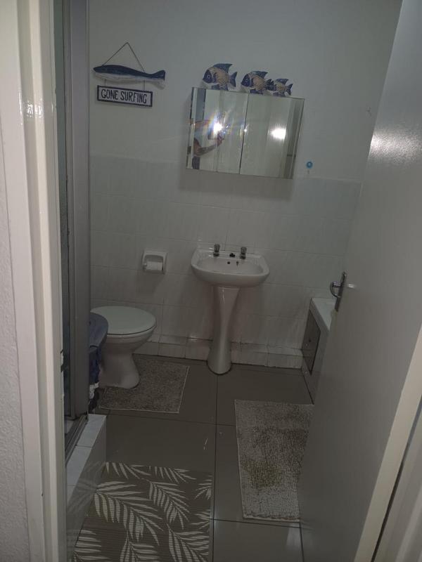 2 Bedroom Property for Sale in Uvongo KwaZulu-Natal