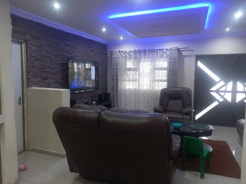 3 Bedroom Property for Sale in Ntuzuma KwaZulu-Natal