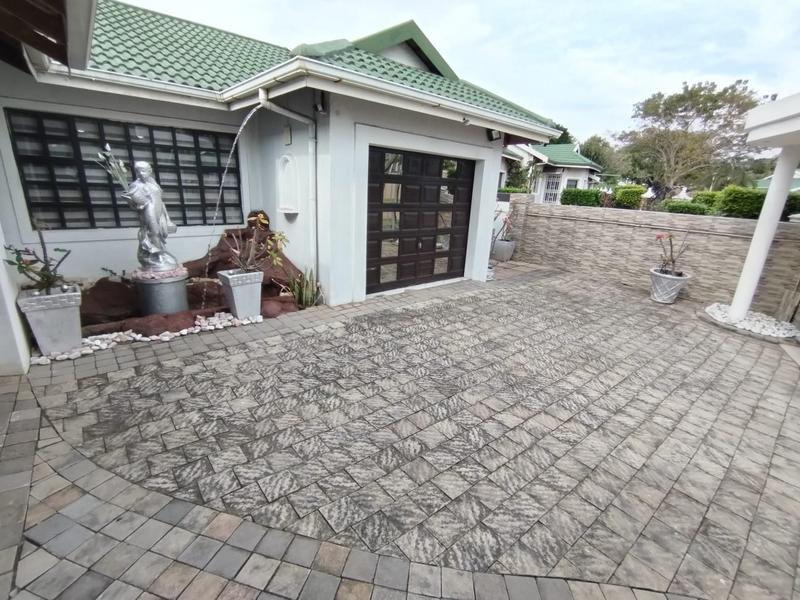 4 Bedroom Property for Sale in Somerset Park KwaZulu-Natal