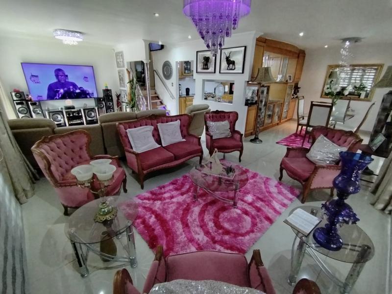 4 Bedroom Property for Sale in Somerset Park KwaZulu-Natal