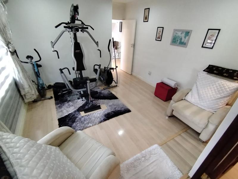 4 Bedroom Property for Sale in Somerset Park KwaZulu-Natal