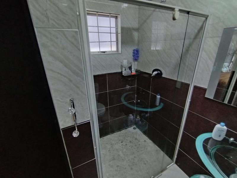 4 Bedroom Property for Sale in Somerset Park KwaZulu-Natal