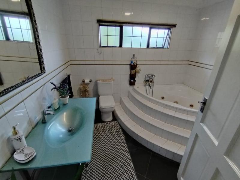 4 Bedroom Property for Sale in Somerset Park KwaZulu-Natal