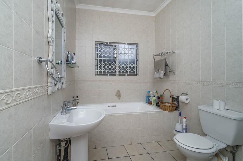 3 Bedroom Property for Sale in Amanzimtoti KwaZulu-Natal