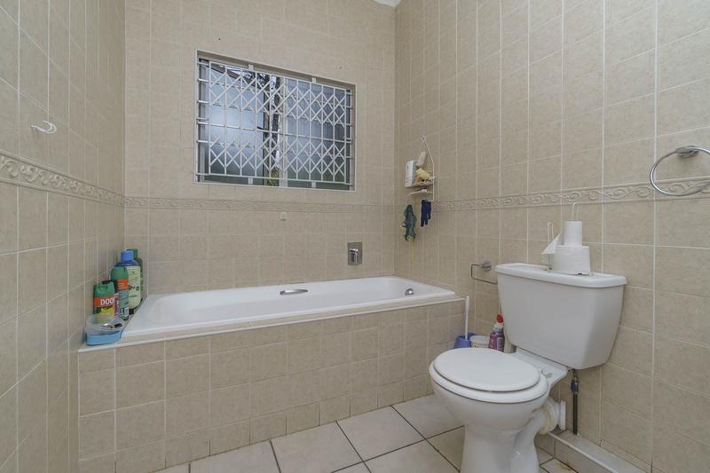 3 Bedroom Property for Sale in Amanzimtoti KwaZulu-Natal