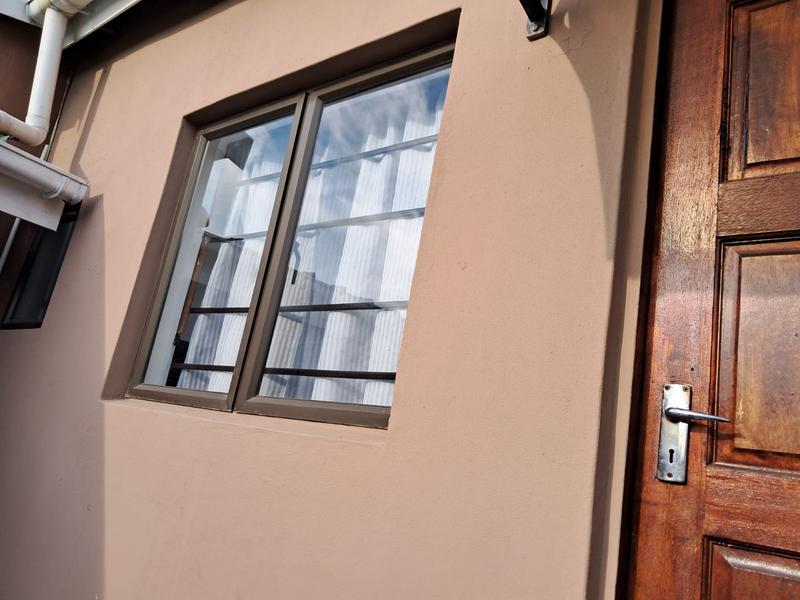 1 Bedroom Property for Sale in Caneside KwaZulu-Natal