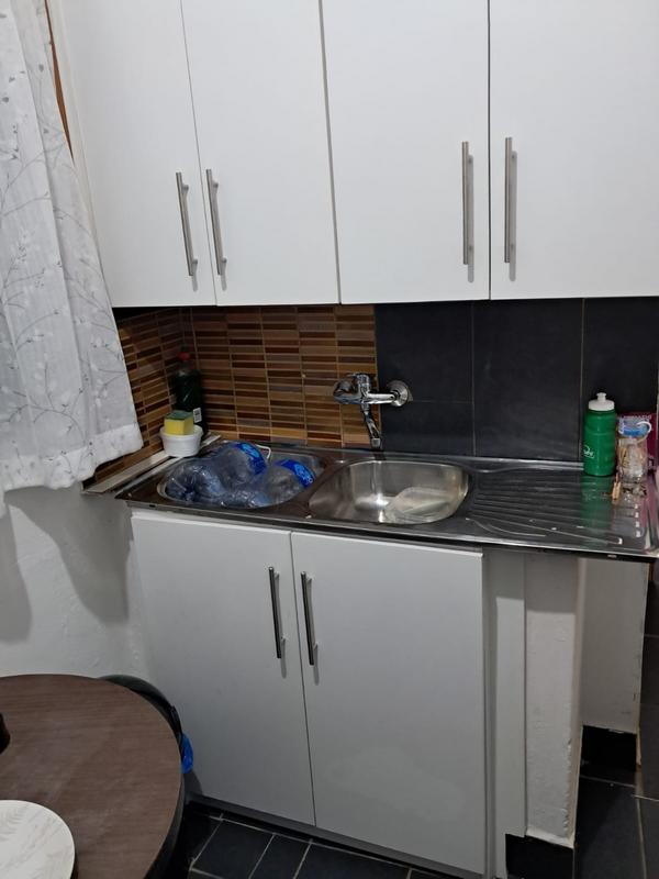 1 Bedroom Property for Sale in Caneside KwaZulu-Natal