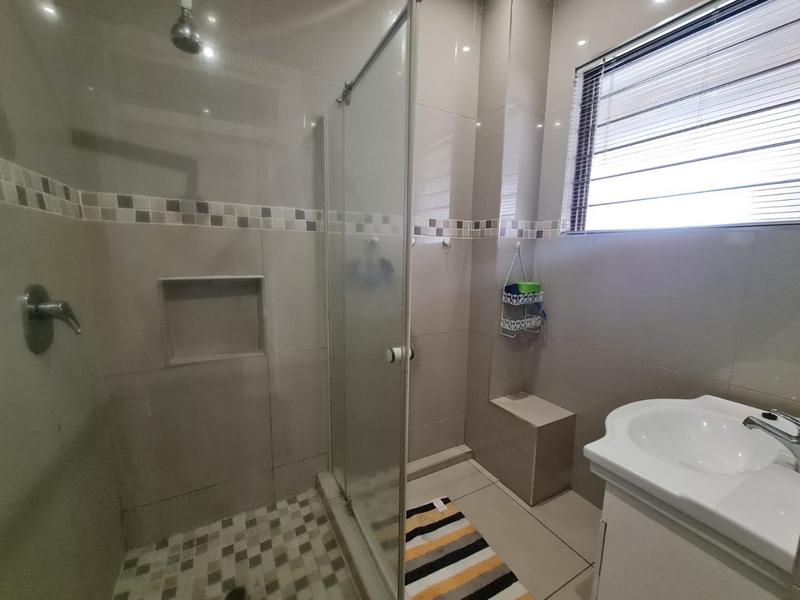 To Let 2 Bedroom Property for Rent in Bluff KwaZulu-Natal