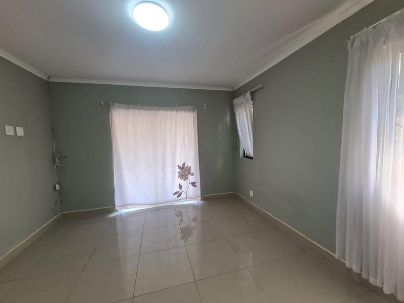 To Let 3 Bedroom Property for Rent in Rouken Glen KwaZulu-Natal