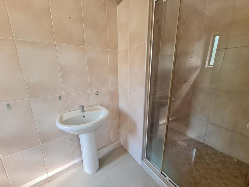 To Let 3 Bedroom Property for Rent in Rouken Glen KwaZulu-Natal