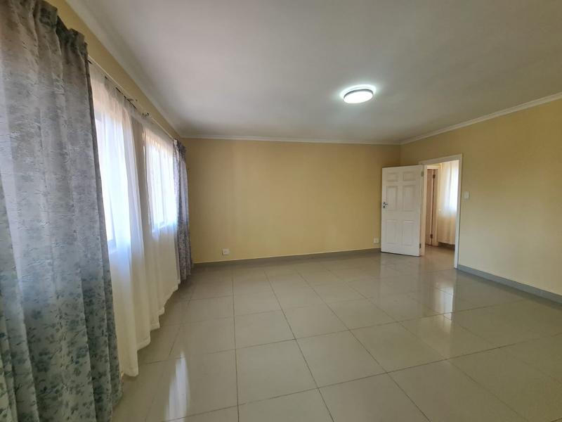 To Let 3 Bedroom Property for Rent in Rouken Glen KwaZulu-Natal