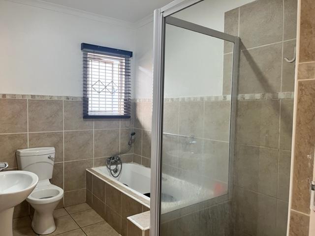 2 Bedroom Property for Sale in Montclair KwaZulu-Natal