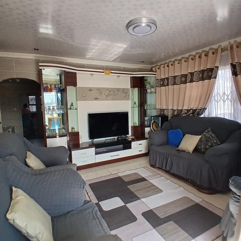 4 Bedroom Property for Sale in Umlazi KwaZulu-Natal
