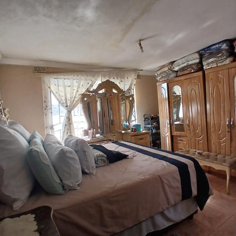 4 Bedroom Property for Sale in Umlazi KwaZulu-Natal