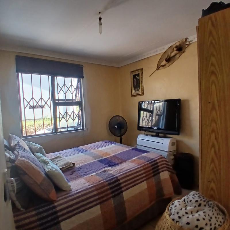 4 Bedroom Property for Sale in Umlazi KwaZulu-Natal