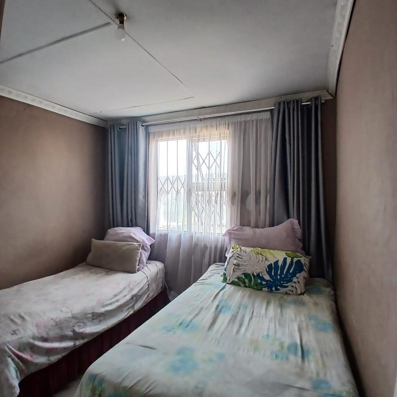 4 Bedroom Property for Sale in Umlazi KwaZulu-Natal