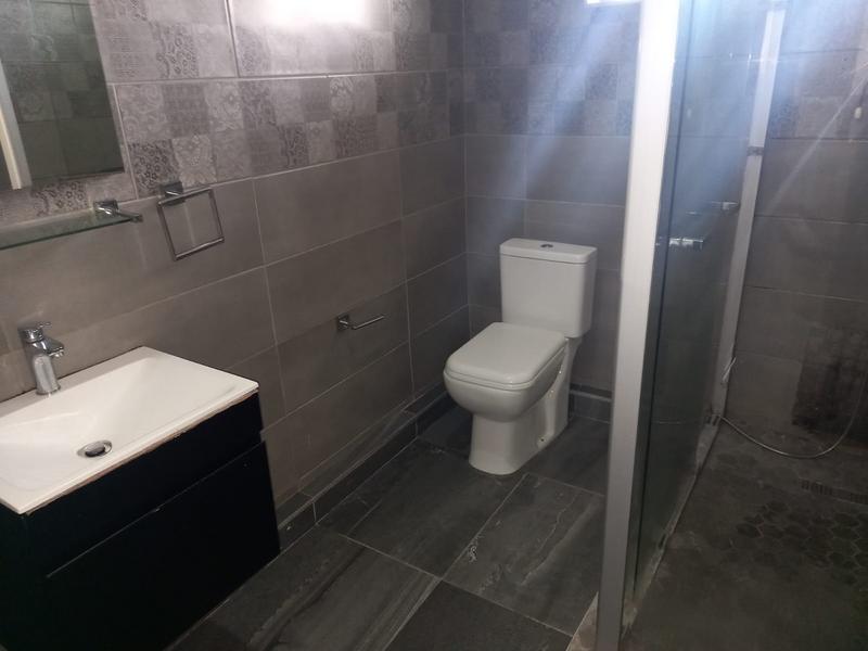 To Let 2 Bedroom Property for Rent in Malvern KwaZulu-Natal