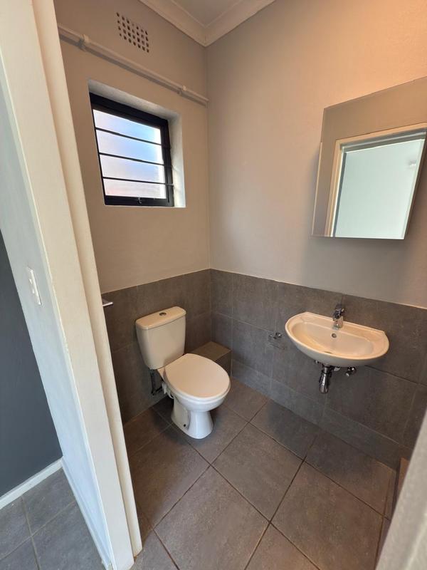 2 Bedroom Property for Sale in Amanzimtoti KwaZulu-Natal
