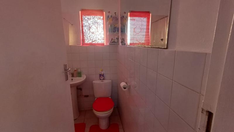 2 Bedroom Property for Sale in Malvern KwaZulu-Natal