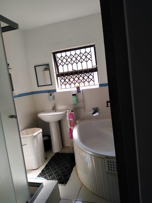 5 Bedroom Property for Sale in Cato Manor KwaZulu-Natal