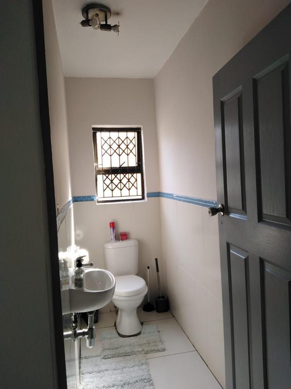 5 Bedroom Property for Sale in Cato Manor KwaZulu-Natal