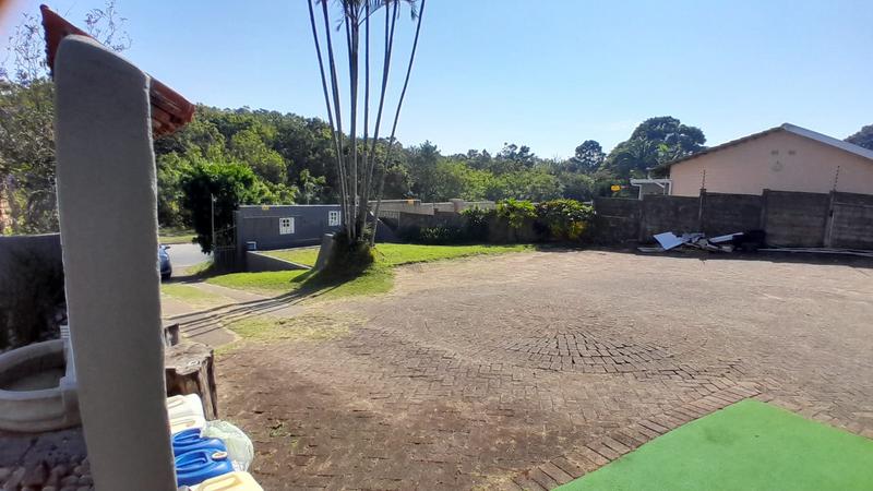 6 Bedroom Property for Sale in Uvongo KwaZulu-Natal