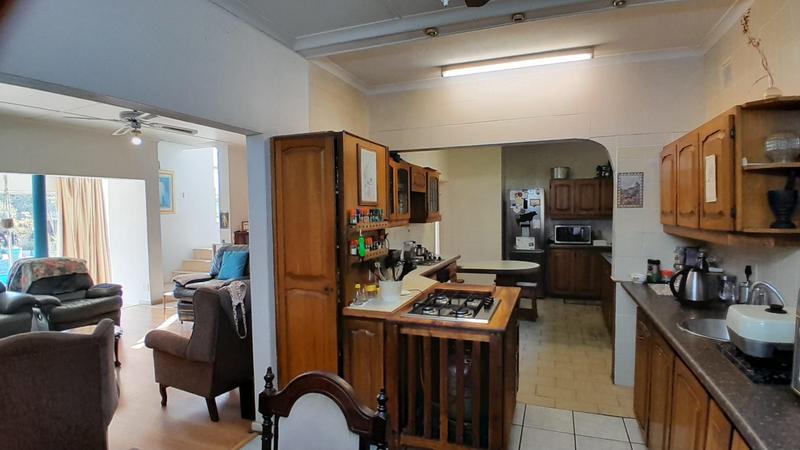 6 Bedroom Property for Sale in Uvongo KwaZulu-Natal