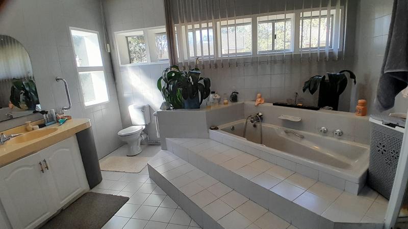 6 Bedroom Property for Sale in Uvongo KwaZulu-Natal