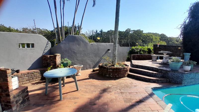 6 Bedroom Property for Sale in Uvongo KwaZulu-Natal
