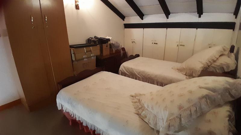 6 Bedroom Property for Sale in Uvongo KwaZulu-Natal