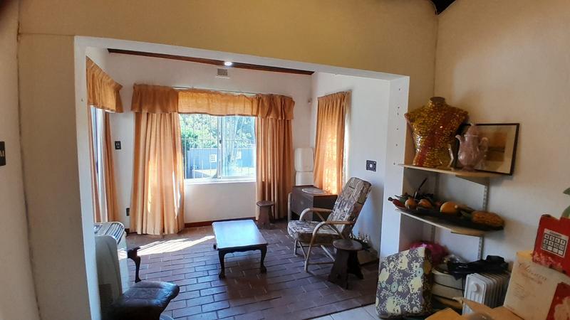 6 Bedroom Property for Sale in Uvongo KwaZulu-Natal