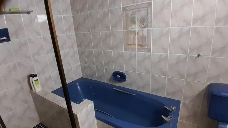 6 Bedroom Property for Sale in Uvongo KwaZulu-Natal