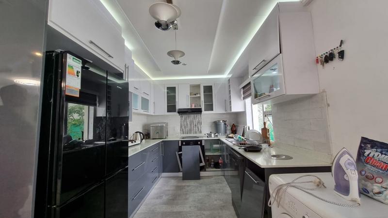 5 Bedroom Property for Sale in Palm Beach KwaZulu-Natal