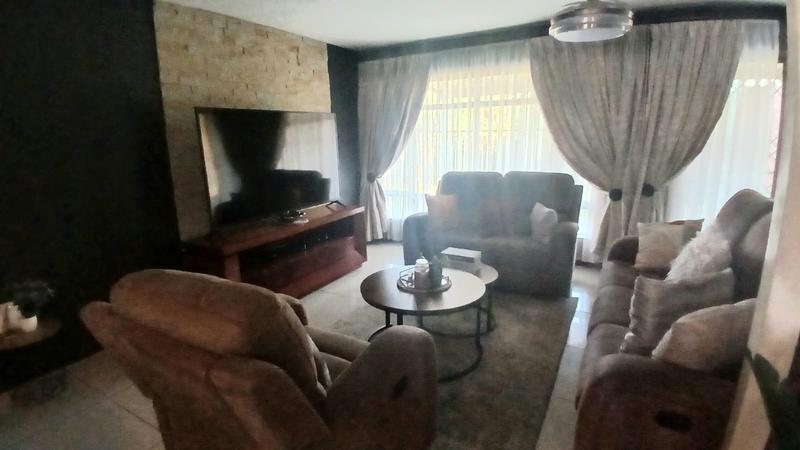 3 Bedroom Property for Sale in Woodhaven KwaZulu-Natal