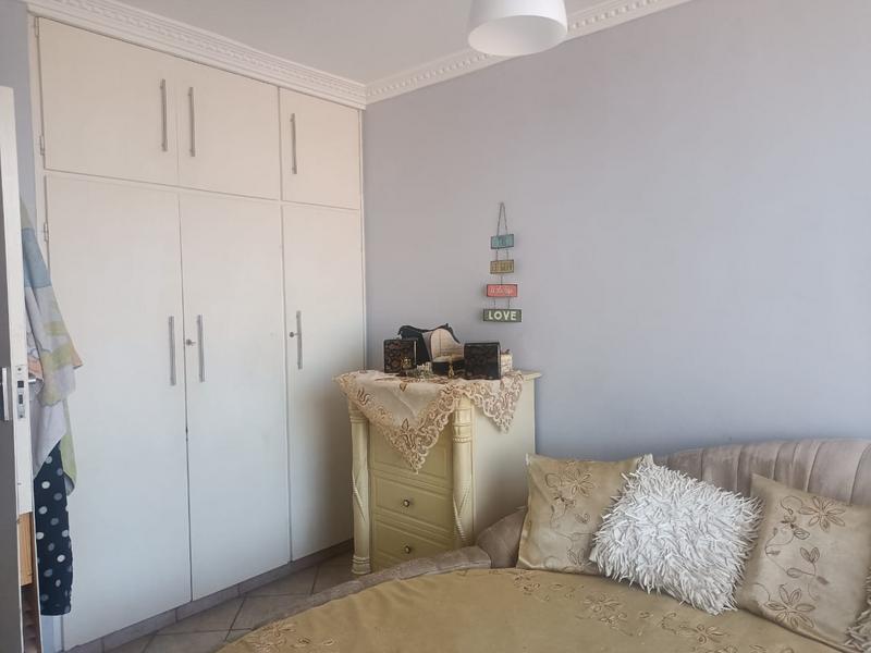 2 Bedroom Property for Sale in Essenwood KwaZulu-Natal