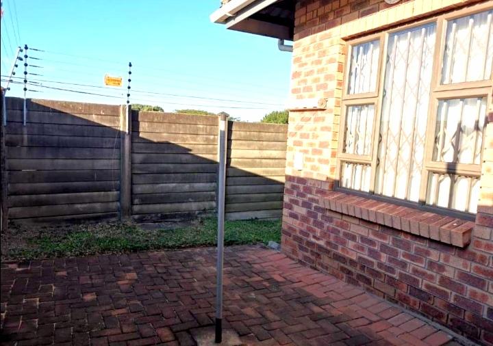 2 Bedroom Property for Sale in Birdswood KwaZulu-Natal