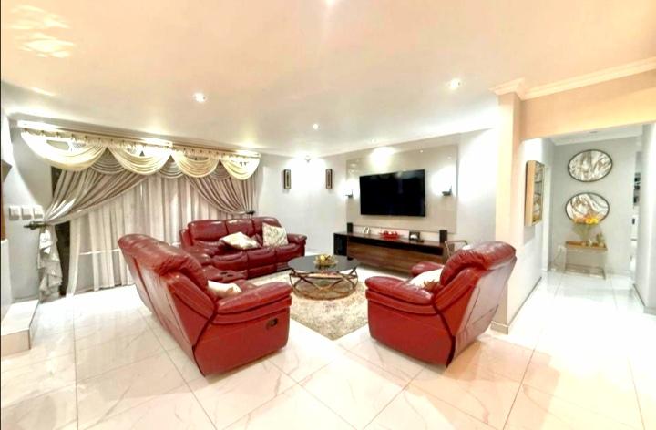 4 Bedroom Property for Sale in Birdswood KwaZulu-Natal