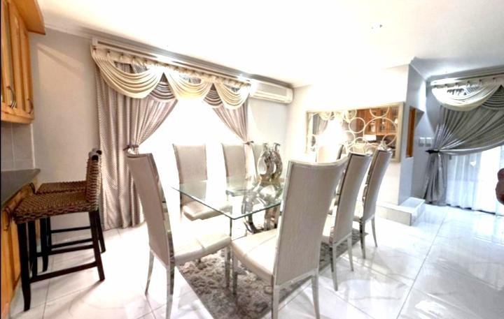 4 Bedroom Property for Sale in Birdswood KwaZulu-Natal