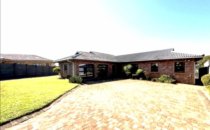 4 Bedroom Property for Sale in Birdswood KwaZulu-Natal